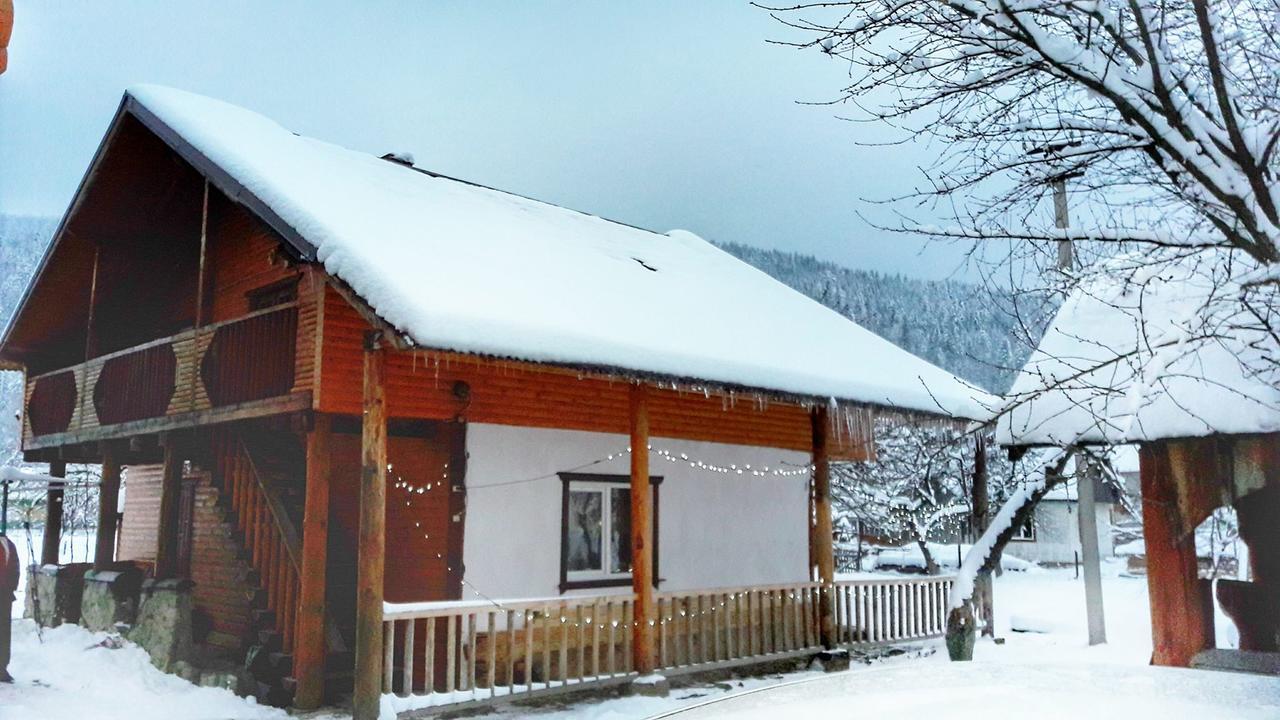 Gostynna Hata Hotell Mykulytjyn Exteriör bild